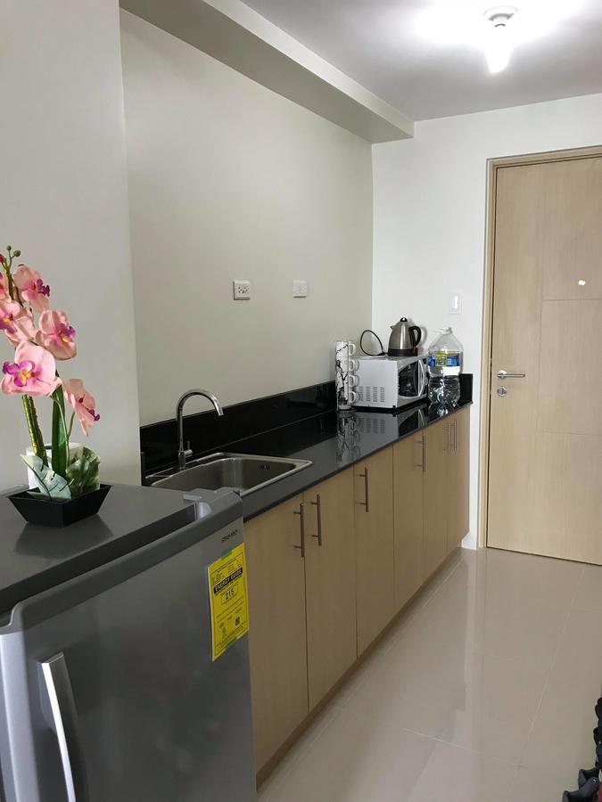 טגאיטאי Jj Suites Tagaytay @ Wind Residences מראה חיצוני תמונה